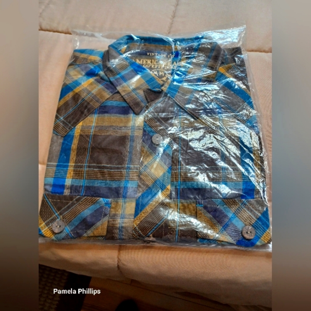 American Eagle Outfitters Blue and Yellow Casual Button Down Shirt